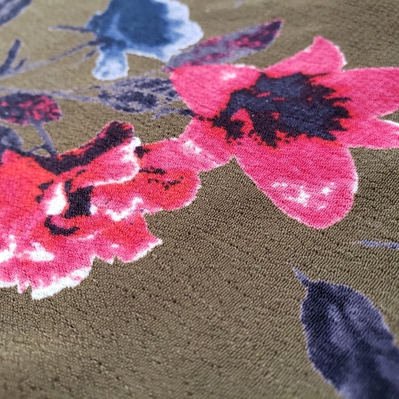 🖤 2/30$ 🖤 Khaki camisole flowers - Picture 3 of 3